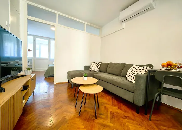 With Balcony In דירה ספליט