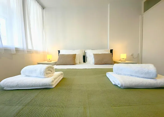 With Balcony In דירה *