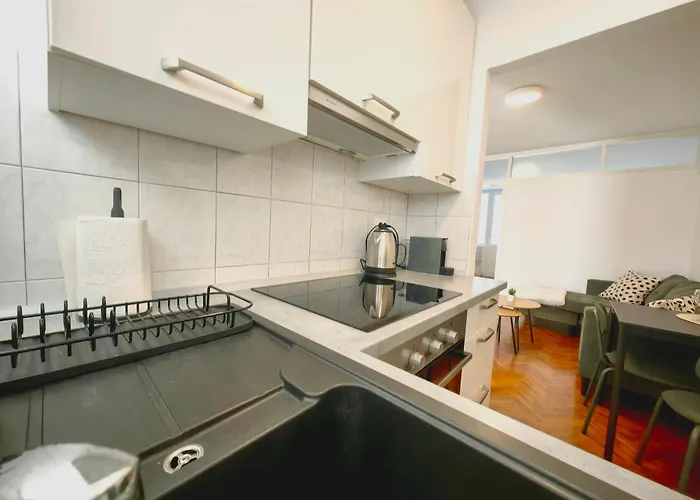 With Balcony In דירה *